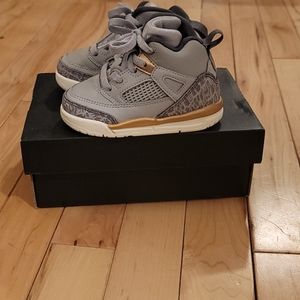 Jordan spizike Size 5 toddler